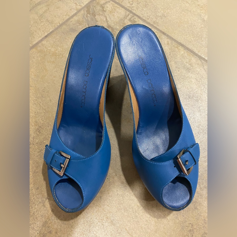 Jessica Bennet blue shoes